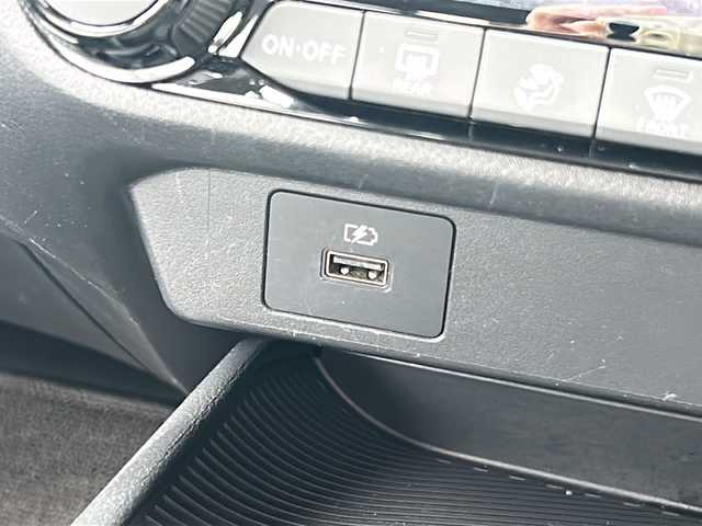 日産 ノート S 広島県 2021(令3)年 5.5万km ダークメタルグレー 禁煙車/エマージェンシーブレーキ/車線逸脱警報/ハイビームアシスト/速度標識認識/道路標識認識/アラウンドビューモニター/インテリジェントルームミラー/BSW+BSI+RCTA/社外ナビ（AVIC-RZ501）/・CD/DVD/Bluetooth/SD/リモコンドアミラー/インテリジェントキー/スペアキー