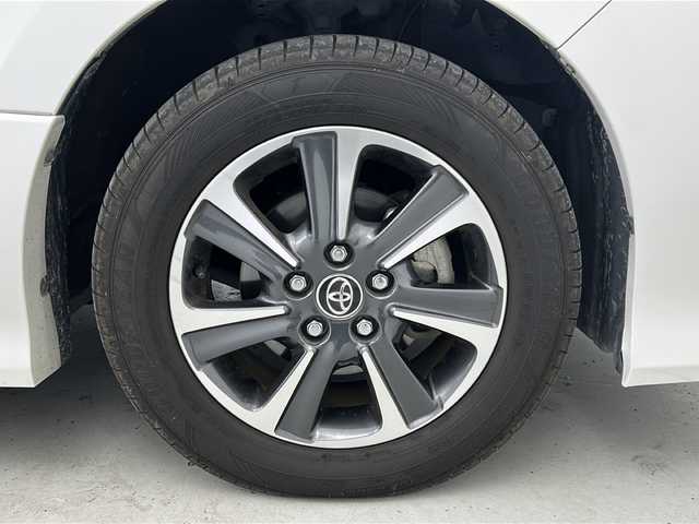 トヨタ ノア 宮城県 2018(平30)年 5.6万km ホワイトパールクリスタルシャイン 禁煙車/トヨタセーフティーセンス/・プリクラッシュセーフティーシステム/・オートマチックハイビーム/・レーンディバーチャーアラート/・クルーズコントロール/純正10インチナビ/（BT.AM.FM.CD.DVD.SD）/バックカメラ/フルセグテレビ/ビルトインETC2.0/前方ドライブレコーダー/両側パワースライドドア/プッシュスタート/スマートキー/革巻きステアリング/ステアリングスイッチ/ハーフレザーシート/3列シート/ロールサンシェード/シートバックテーブル/純正フロアマット/純正16インチアルミホイール/LEDヘッドライト/LEDフォグランプ/純正ドアバイザー/横滑り防止機能/アイドリングストップ