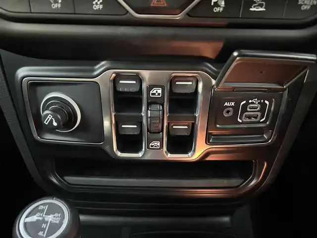 クライスラー・ジープ ラングラー アンリミテッド サハラ 石川県 2021(令3)年 3.4万km ブライトホワイト ワンオーナー/4WD/純正ナビ/　Bluetooth・USB・AUX・AppleCarPlay/ALPINEサウンド/フルセグTV/ETC2.0/バックカメラ/前後ドライブレコーダー/アダプティブクルーズコントロール/ブラインドスポットモニター/シートヒーター/ステアリングヒーター/アンチロック・ブレーキ・システム/衝突被害軽減システム/横滑り防止装置/前後コーナーセンサー/盗難防止装置/オートマチックハイビーム/ダウンヒルアシストコントロール/純正アルミホイール/スマートキー