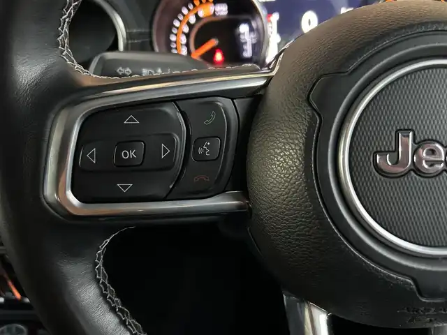 クライスラー・ジープ ラングラー アンリミテッド サハラ 石川県 2021(令3)年 3.4万km ブライトホワイト ワンオーナー/4WD/純正ナビ/　Bluetooth・USB・AUX・AppleCarPlay/ALPINEサウンド/フルセグTV/ETC2.0/バックカメラ/前後ドライブレコーダー/アダプティブクルーズコントロール/ブラインドスポットモニター/シートヒーター/ステアリングヒーター/アンチロック・ブレーキ・システム/衝突被害軽減システム/横滑り防止装置/前後コーナーセンサー/盗難防止装置/オートマチックハイビーム/ダウンヒルアシストコントロール/純正アルミホイール/スマートキー