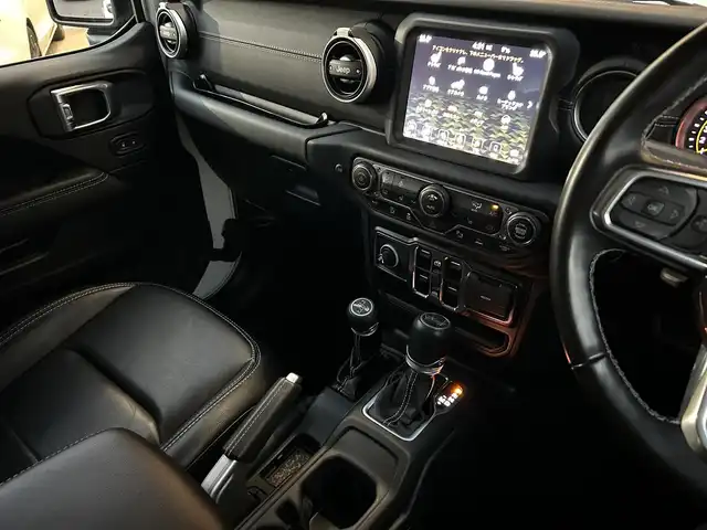 クライスラー・ジープ ラングラー アンリミテッド サハラ 石川県 2021(令3)年 3.4万km ブライトホワイト ワンオーナー/4WD/純正ナビ/　Bluetooth・USB・AUX・AppleCarPlay/ALPINEサウンド/フルセグTV/ETC2.0/バックカメラ/前後ドライブレコーダー/アダプティブクルーズコントロール/ブラインドスポットモニター/シートヒーター/ステアリングヒーター/アンチロック・ブレーキ・システム/衝突被害軽減システム/横滑り防止装置/前後コーナーセンサー/盗難防止装置/オートマチックハイビーム/ダウンヒルアシストコントロール/純正アルミホイール/スマートキー