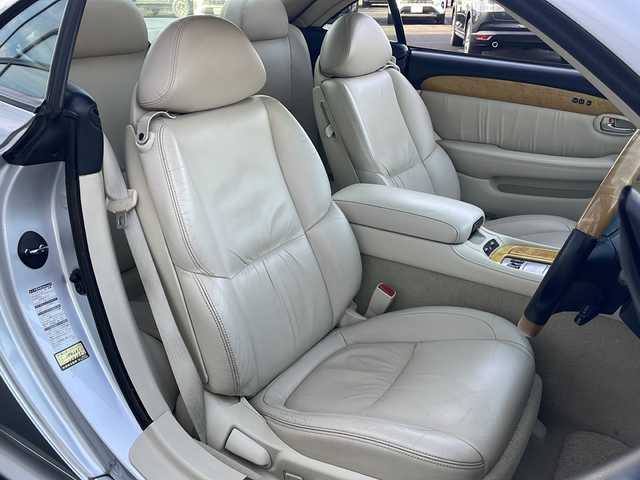 レクサス ＳＣ 430 道央・札幌 2006(平18)年 11.6万km プレミアムシルバーM 純正ナビ/【ＣＤ／ＭＤ／ＡＵＸ／ＴＶ】/マークレビンソン/バックカメラ/レザーシート/前席シートヒーター/前席パワーシート／シートメモリ/ＬＥＤ/フォグランプ/オートライト/横滑り防止装置/エアサスペンション【カズサス】/社外マフラー/ウッドコンビステアリング/クルーズコントロール/電動格納ミラー/ミラーヒーター