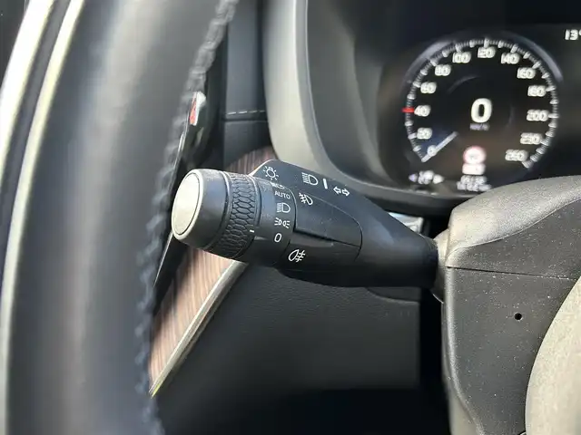 ボルボ ＸＣ６０ T5 AWD インスクリプション 福岡県 2019(平31)年 6.6万km ガンＭ インテリセーフ/黒革シート/エアシート　/全席シートヒーター/前席シートマッサージ　/ヘッドアップディスプレイ/純正ナビ/Applecarplay/androidauto/全方位カメラ/フルセグTV/Bluetooth/LEDヘッドライト/オートハイビーム/パワーバックドア/純正ドライブレコーダー/純正19インチアルミホイール/ETC