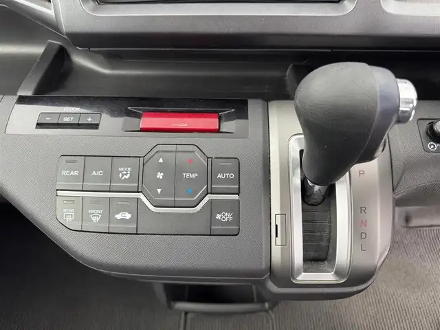 ホンダ ステップワゴン G Lパッケージ 愛知県 2010(平22)年 8万km 黒 AAC/両側パワースライドドア/スペアキー/カーステレオ/CD/FM/AM/ETC/社外AW/ウエインカー付サイドミラー/純正フロアマット/横滑り防止装置