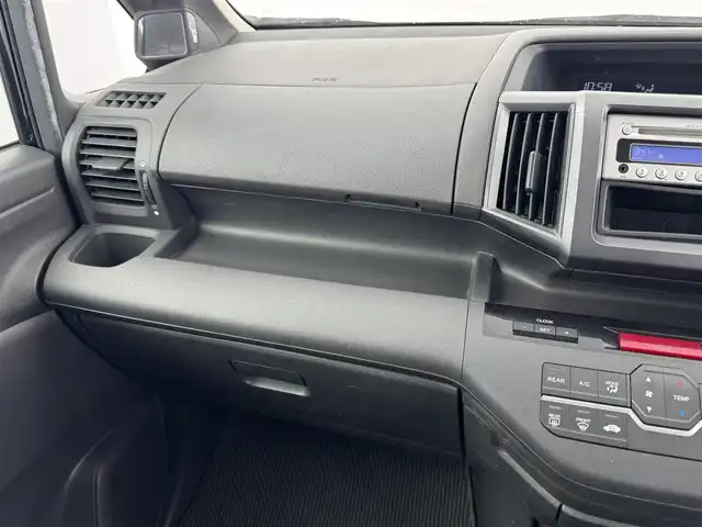 ホンダ ステップワゴン G Lパッケージ 愛知県 2010(平22)年 8万km 黒 AAC/両側パワースライドドア/スペアキー/カーステレオ/CD/FM/AM/ETC/社外AW/ウエインカー付サイドミラー/純正フロアマット/横滑り防止装置