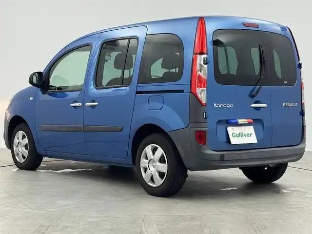 ルノー カングー クルール 愛知県 2017(平29)年 7.9万km ノーティクルブルー ワンオーナー　/ナビＡＶＩＣ－ＲＺ８００　/バックカメラ　/ＥＴＣ　/後席用モニターＴＶＭ－Ｗ９１０　/キーレス　/ＵＳＢ　/３６０度ドラレコ　/ＣＤ　/ＢＴ　/オートエアコン　/フォグ　/フロアマット　/スペアキー