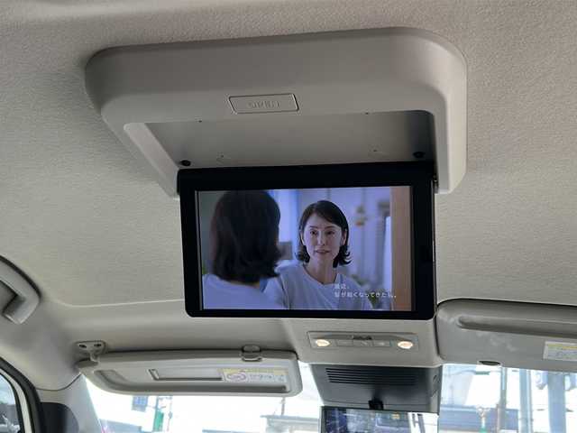 日産 セレナ ハイウェイスター V 秋田県 2023(令5)年 4.5万km ホワイト ４WD/純正メモリナビ/純正ETC2.0/両側パワースライドドア/ステアリングヒーター/前後ドライブレコーダー/全席シートヒーター/前後コーナーセンサー/パドルシフト/純正ＡＷ/社外スタッドレスＡＷ/スペアキー