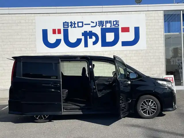 トヨタ ノア Si 佐賀県 2014(平26)年 14.7万km ブラック こちらは現金またはオートローンご利用時の価格です/自社ローンご希望の方は別途その旨お申付け下さい/純正SDナビ　型式：NSZT-W64/（AM/FM/BT/CD/DVD/SD/DS）/両側パワースライドドア/純正フリップダウンモニター/フロントフォグランプ/純正アルミホイール/スペアキー/純正ビルトインETC/LEDヘッドライト