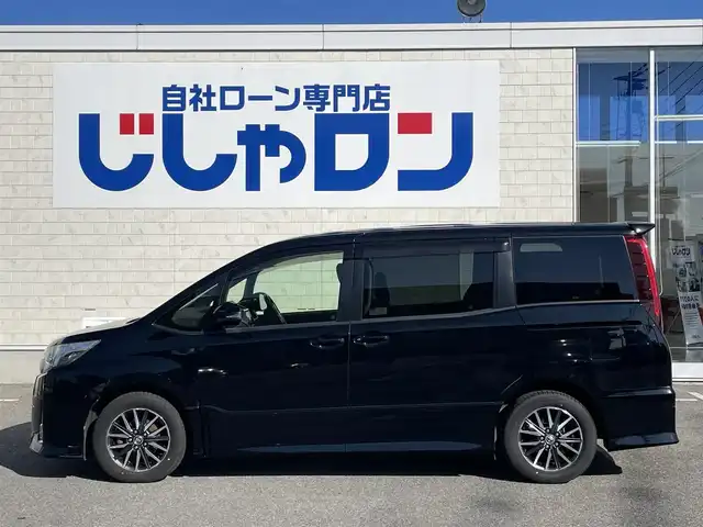 トヨタ ノア Si 佐賀県 2014(平26)年 14.7万km ブラック こちらは現金またはオートローンご利用時の価格です/自社ローンご希望の方は別途その旨お申付け下さい/純正SDナビ　型式：NSZT-W64/（AM/FM/BT/CD/DVD/SD/DS）/両側パワースライドドア/純正フリップダウンモニター/フロントフォグランプ/純正アルミホイール/スペアキー/純正ビルトインETC/LEDヘッドライト