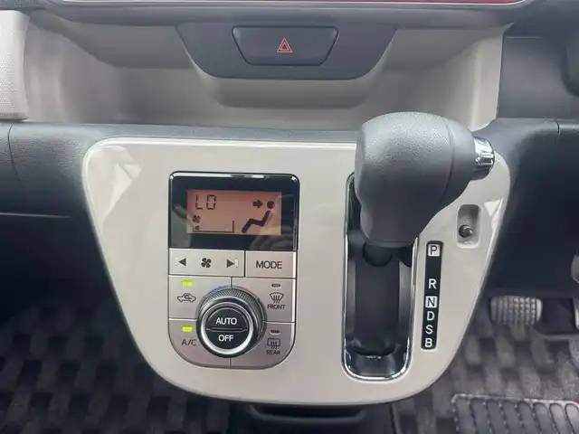 ダイハツ ブーン スタイル ホワイトLTD SAⅢ 三重県 2019(令1)年 3.1万km ホワイト/パウダリーベージュメタリック 2トーン 全方位カメラ/純正ナビ(Bluetooth/CD/DVD/SD/地デジTV/AM/FM)/360°ドライブレコーダー(HDR360G)/ETC/コーナーセンサー/スマートアシスト3(衝突警報/衝突回避支援ブレーキ/誤発進抑制制御/車線逸脱警報/オートハイビーム/先行車発進お知らせ)/LEDクリアランスランプ付LEDヘッドランプ/オートライト/LEDフロントフォグランプ/ホワイトドアミラー(電動オート格納)/ボディ同色アウトサイドドアハンドル/オプティトロンメーター/ステアリングスイッチ/助手席フタ付アッパーボックス/シートアンダートレイ(助手席)/キーフリーシステム/プッシュスタート/スペアキー