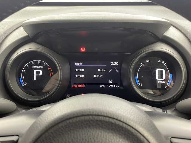 トヨタ ヤリスクロス G 栃木県 2022(令4)年 2万km グレイッシュブルー 純正メーカーナビ/（BT/AM/FM/フルセグ）/レーダークルーズコントロール/プリクラッシュブレーキ/横滑り防止/標識検知/全周囲カメラ/ETC/ドライブレコーダー/純正アルミホイール/純正フロアマット/LEDヘッドランプ/プッシュスタート/スマートキー