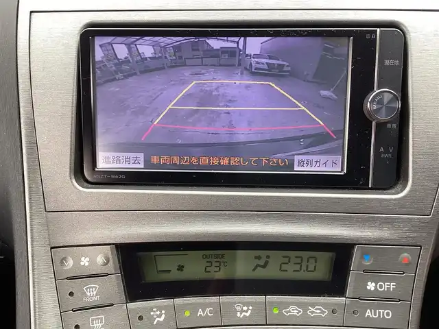 トヨタ プリウス S ツーリングセレクション 京都府 2013(平25)年 8.3万km ブラック 純正ＳＤナビ（NSZT-W62G)/　CD DVD BT SD フルセグＴＶ/バックカメラ/ビルトインETC/LEDヘッドライト/ヘッドライトウオッシャー/フロントフォグ/純正17インチアルミ/社外前後ドラレコ/ステアリングリモコン/オートライト/スペアスマートキー/新車保証書/取扱説明書