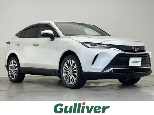 トヨタ ハリアー Z レザーパッケージ 滋賀県 2024(令6)年 0.9万km プラチナホワイトパールマイカ 禁煙車/純正12.3型ナビ/Bluetooth/USB/Miracast/フルセグTV/パノラミックビューモニター/デジタルミラー/JBLサウンド/クリアランスソナー/前後ドライブレコーダー/ビルトインETC2.0/プリクラッシュセーフティ/レーダークルーズコントロール/電動パーキングブレーキ/オートホールド/前後ドラレコ/シートヒーター/エアーシート/ステアリングヒーター/パワーバックドア/オートハイビーム/オートライト/プッシュスタート/スマートキー/純正アルミホイール