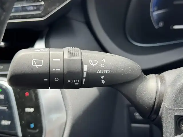 トヨタ ハリアー Z レザーパッケージ 滋賀県 2024(令6)年 0.9万km プラチナホワイトパールマイカ 禁煙車/純正12.3型ナビ/Bluetooth/USB/Miracast/フルセグTV/パノラミックビューモニター/デジタルミラー/JBLサウンド/クリアランスソナー/前後ドライブレコーダー/ビルトインETC2.0/プリクラッシュセーフティ/レーダークルーズコントロール/電動パーキングブレーキ/オートホールド/前後ドラレコ/シートヒーター/エアーシート/ステアリングヒーター/パワーバックドア/オートハイビーム/オートライト/プッシュスタート/スマートキー/純正アルミホイール