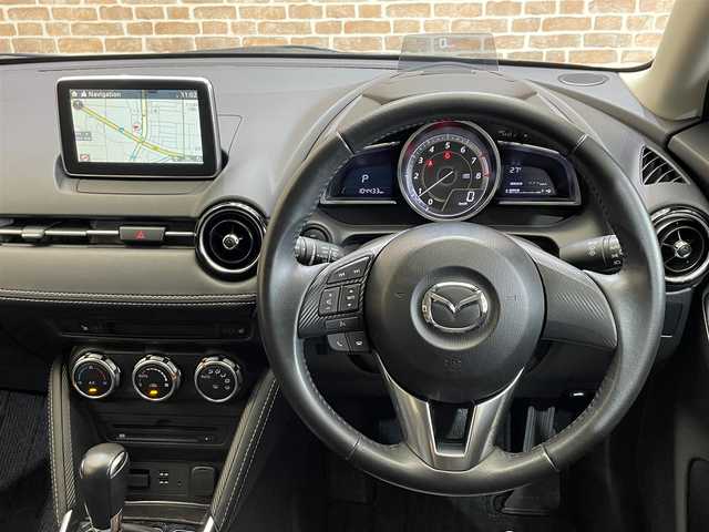 マツダ デミオ 13S ブラックレザーリミテッド 岩手県 2016(平28)年 10.5万km ディープクリスタルブルーマイカ 衝突被害軽減システム/横滑り防止装置/アイドリングストップ/MTモード付きAT/ヘッドアップディスプレイ/シートヒーター/純正ナビ/バックカメラ/フルセグTV/オートライト/LEDヘッドライト/ETC/純正フロアマット/純正15インチアルミホイール