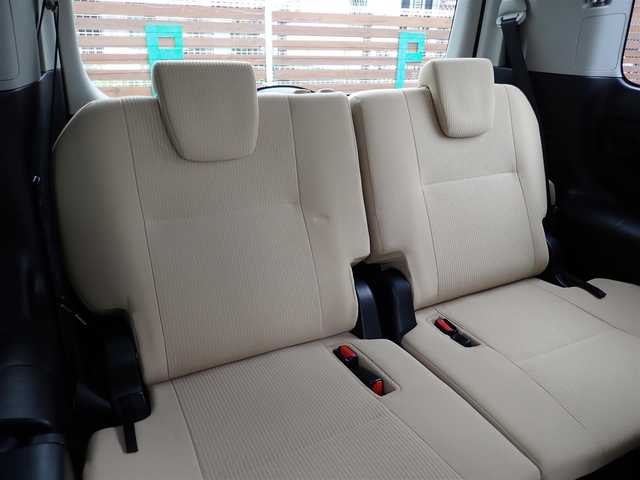 トヨタ ノア X 千葉県 2014(平26)年 6.7万km ダークシェリーマイカM 純正9インチナビゲーション/・Bluetooth/CD/DVD/AM/FM/バックカメラ/ビルトインETC/片側パワースライドドア/プッシュスタート/スマートキー/アイドリングストップ/ステアリングスイッチ/ウィンカーミラー/電動格納ミラー/純正フロアマット/ドアバイザー/LEDヘッドライト/取扱説明書