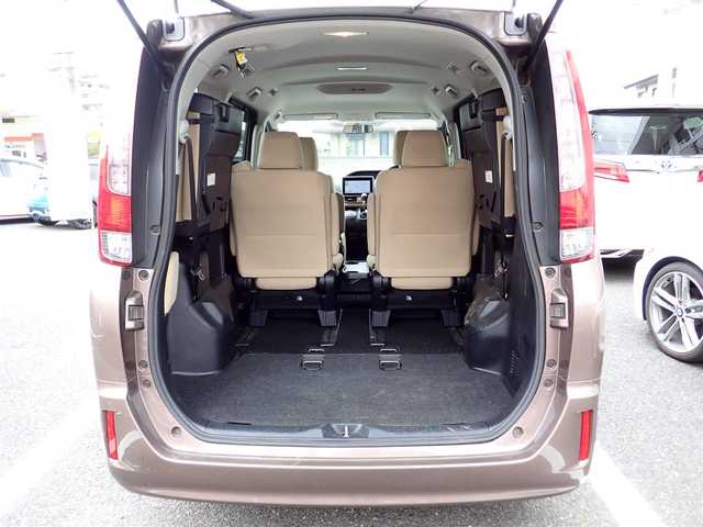 トヨタ ノア X 千葉県 2014(平26)年 6.7万km ダークシェリーマイカM 純正9インチナビゲーション/・Bluetooth/CD/DVD/AM/FM/バックカメラ/ビルトインETC/片側パワースライドドア/プッシュスタート/スマートキー/アイドリングストップ/ステアリングスイッチ/ウィンカーミラー/電動格納ミラー/純正フロアマット/ドアバイザー/LEDヘッドライト/取扱説明書