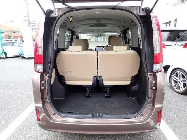 トヨタ ノア X 千葉県 2014(平26)年 6.7万km ダークシェリーマイカM 純正9インチナビゲーション/・Bluetooth/CD/DVD/AM/FM/バックカメラ/ビルトインETC/片側パワースライドドア/プッシュスタート/スマートキー/アイドリングストップ/ステアリングスイッチ/ウィンカーミラー/電動格納ミラー/純正フロアマット/ドアバイザー/LEDヘッドライト/取扱説明書