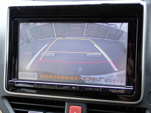 トヨタ ノア X 千葉県 2014(平26)年 6.7万km ダークシェリーマイカM 純正9インチナビゲーション/・Bluetooth/CD/DVD/AM/FM/バックカメラ/ビルトインETC/片側パワースライドドア/プッシュスタート/スマートキー/アイドリングストップ/ステアリングスイッチ/ウィンカーミラー/電動格納ミラー/純正フロアマット/ドアバイザー/LEDヘッドライト/取扱説明書
