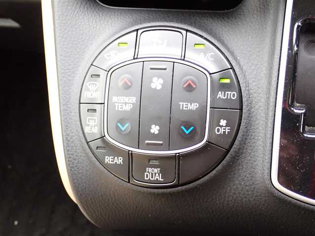トヨタ ノア X 千葉県 2014(平26)年 6.7万km ダークシェリーマイカM 純正9インチナビゲーション/・Bluetooth/CD/DVD/AM/FM/バックカメラ/ビルトインETC/片側パワースライドドア/プッシュスタート/スマートキー/アイドリングストップ/ステアリングスイッチ/ウィンカーミラー/電動格納ミラー/純正フロアマット/ドアバイザー/LEDヘッドライト/取扱説明書