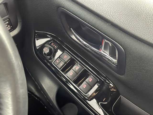 トヨタ ヴォクシー ZS 煌Ⅱ 愛知県 2019(平31)年 4.2万km ブラック /禁煙車//純正ナビ【NSZN-W68T】//後席フリップダウンモニター//バックカメラ・ビルトインETC//フルセグTV//両側電動スライドドア//リヤオートエアコン//専用エアロパーツ(フロント大型リヤバンパー+フロントフェンダー+リヤ大型リヤバンパー+リヤスポイラー+大型サイドマッドガード)//純正16インチアルミホイール//トヨタセーフティセンス//プリクラッシュセーフティ//レーンディパーチャーアラート//オートマチックハイビーム//クルーズコントロール//アイドリングストップ//先行車発進告知//インテリジェントクリアランスソナー//パーキングサポートブレーキ//ドライブスタートコントロール//横滑り防止//Bi-Beam LEDヘッドライト//オートライト//フロントフォグランプ//電動格納ミラーウィンカー//プッシュスタート//ファブリックシート//本革巻きステアリング//ステアリングスイッチ//助手席シートバックテーブル//純正フロアマット//純正ドアバイザー//スペアキー1本//保証書・取扱説明書//ナビ説明書