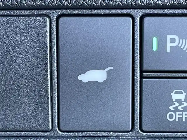 ホンダ ヴェゼル ハイブリッド e:HEV Z 東京都 2025(令7)年 0.1千km クリスタルブラックパール 登録済未使用車 /純正９型コネクティッドナビフルセグ /・BluetoothAudio/USB/・AppleCarPlay/AnudoidAuto/BOSEサウンドシステム　/パワーバックドア /置くだけ充電/ホンダセンシング　/（安全運転支援システム）/・衝突軽減ブレーキ/・アダプティブクルーズコントロール/・パーキングセンサーシステム/・車線維持支援システム/・標識認識機能/LEDヘッドランプ　/前席シートヒーター /ステアリングヒーター /D席パワーシート /ビルトインETC2.0/プッシュエンジンスタート/Wエアバック＆ABS/保証書＆取説