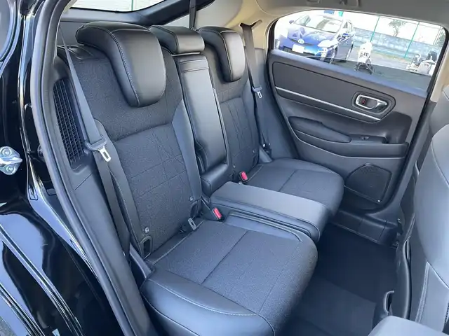 ホンダ ヴェゼル ハイブリッド e:HEV Z 東京都 2025(令7)年 0.1千km クリスタルブラックパール 登録済未使用車 /純正９型コネクティッドナビフルセグ /・BluetoothAudio/USB/・AppleCarPlay/AnudoidAuto/BOSEサウンドシステム　/パワーバックドア /置くだけ充電/ホンダセンシング　/（安全運転支援システム）/・衝突軽減ブレーキ/・アダプティブクルーズコントロール/・パーキングセンサーシステム/・車線維持支援システム/・標識認識機能/LEDヘッドランプ　/前席シートヒーター /ステアリングヒーター /D席パワーシート /ビルトインETC2.0/プッシュエンジンスタート/Wエアバック＆ABS/保証書＆取説