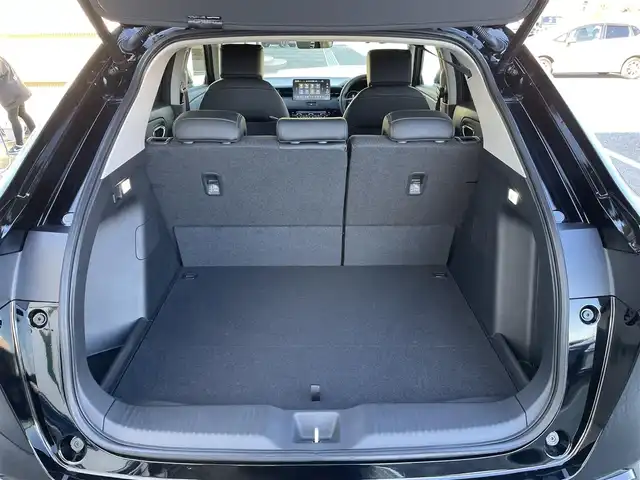 ホンダ ヴェゼル ハイブリッド e:HEV Z 東京都 2025(令7)年 0.1千km クリスタルブラックパール 登録済未使用車 /純正９型コネクティッドナビフルセグ /・BluetoothAudio/USB/・AppleCarPlay/AnudoidAuto/BOSEサウンドシステム　/パワーバックドア /置くだけ充電/ホンダセンシング　/（安全運転支援システム）/・衝突軽減ブレーキ/・アダプティブクルーズコントロール/・パーキングセンサーシステム/・車線維持支援システム/・標識認識機能/LEDヘッドランプ　/前席シートヒーター /ステアリングヒーター /D席パワーシート /ビルトインETC2.0/プッシュエンジンスタート/Wエアバック＆ABS/保証書＆取説