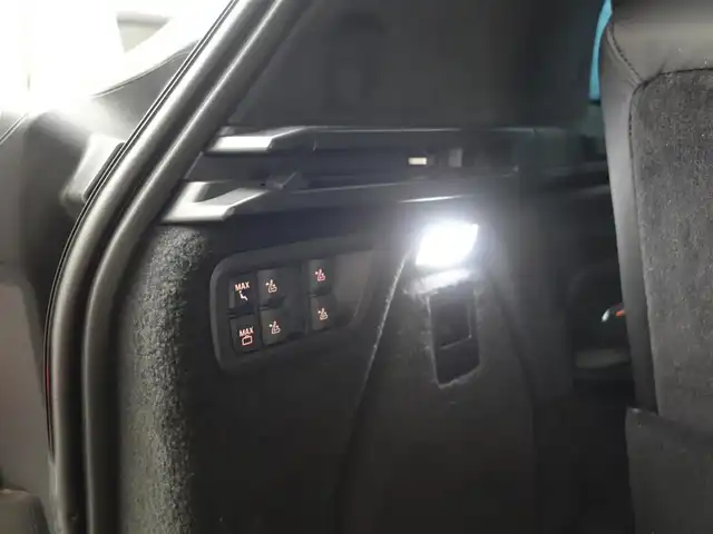 ＢＭＷ Ｘ７ xDrive35d Mスポーツ 静岡県 2020(令2)年 1.9万km ミネラルホワイト ワンオーナー/禁煙車/OP22インチホイール/　Mスポブルーブレーキキャリパー/ウェルネスパッケージ/・コンビエントエアパッケージ/・保冷/保温機能付カップホルダー/・ヒートコンフォートパッケージ/　ステアリングヒーター/アームレストヒーター/リアエンターテインメントシステム/　プロフェッショナル/・左右独立10.2インチディスプレイ/　Blu-ray/HDMIインターフェイス/パーキングアシストプラス/・パークディスタンスコントロール/パーキングアシスト/・トップビュー/3Dビュー/サイドビューカメラ／リアビューカメラ/・リバースアシスト/後退時ステアリングアシスト/ドライビングアシストプロフェッショナル/・アクティブクルーズコントロール/・ステアリング/レーンコントロールアシスト/・レーンディパーチャー/　レーンチェンジウォーニング/・前車接近警告機能/衝突回避/　被害軽減ブレーキ/後車衝突警告機能/スカイラウンジパノラマルーフ/harman/kardonスピーカー/メーカー純正ナビ/　CD/DVD/BT/フルセグTV/ミラー/一体型ETC/純正前後ドライブレコーダー/前席パワーシート/ベンチレーション/マッサージ機能