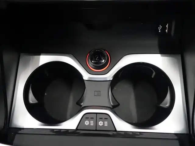 ＢＭＷ Ｘ７ xDrive35d Mスポーツ 静岡県 2020(令2)年 1.9万km ミネラルホワイト ワンオーナー/禁煙車/OP22インチホイール/　Mスポブルーブレーキキャリパー/ウェルネスパッケージ/・コンビエントエアパッケージ/・保冷/保温機能付カップホルダー/・ヒートコンフォートパッケージ/　ステアリングヒーター/アームレストヒーター/リアエンターテインメントシステム/　プロフェッショナル/・左右独立10.2インチディスプレイ/　Blu-ray/HDMIインターフェイス/パーキングアシストプラス/・パークディスタンスコントロール/パーキングアシスト/・トップビュー/3Dビュー/サイドビューカメラ／リアビューカメラ/・リバースアシスト/後退時ステアリングアシスト/ドライビングアシストプロフェッショナル/・アクティブクルーズコントロール/・ステアリング/レーンコントロールアシスト/・レーンディパーチャー/　レーンチェンジウォーニング/・前車接近警告機能/衝突回避/　被害軽減ブレーキ/後車衝突警告機能/スカイラウンジパノラマルーフ/harman/kardonスピーカー/メーカー純正ナビ/　CD/DVD/BT/フルセグTV/ミラー/一体型ETC/純正前後ドライブレコーダー/前席パワーシート/ベンチレーション/マッサージ機能