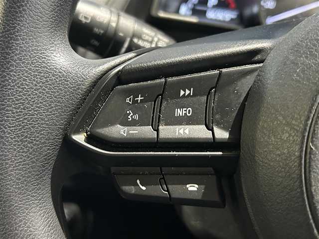 マツダ デミオ 13S 岡山県 2018(平30)年 6.7万km スノーフレイクホワイトパールマイカ 登録時走行距離66929km/純正ナビ/(AM/FM/TV/DISC/BT/USB)/衝突被害軽減システム/レーンキープアシスト/アイドリングストップ/全方位カメラ/ETC/ドライブレコーダー/D+Nシートヒーター/オートマチックハイビーム/プッシュスタート/スマートキー/MTモード付AT/パワーウィンドウ/パワーステアリング