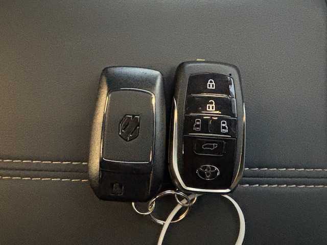 トヨタ アルファード Z 宮城県 2023(令5)年 2.1万km ブラック 登録時走行距離20896km/モデリスタ/ムーンルーフ/クルーズコントロール/デジタルインナーミラー/ドライブレコーダー前後/レーンキープ/オートライト/オートハイビーム/パーキングバックドア/電動パーキング/ブレーキホールド/スマートキー/スペアキー1本/両側パワースライドドア/ステアリングヒーター/パワーシート/シートヒーター/エアシート/純正ナビ/TV・AM/FM・Bluetooth・USB/電動格納ミラー/モデリスタエアロ/ドアバイザー/コーナーセンサー前後/純正アルミホイール/3眼ヘッドライト/フォグランプ