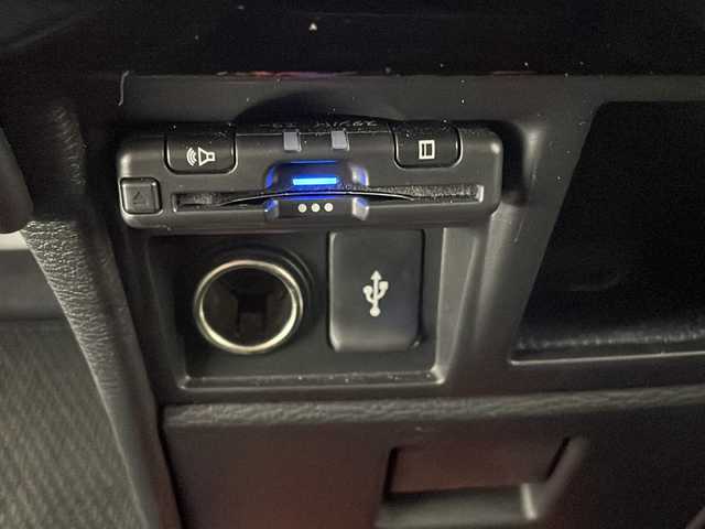 三菱 デリカＤ：５ ジャスパー 宮崎県 2023(令5)年 1.2万km グラファイトグレーメタリック/ブラックマイカ 禁煙車/衝突被害軽減ブレーキ/純正10.1型ナビ/（CD/DVD/Bluetooth/HDMI/MSV/FMAM）/純正LEDオートライト/純正LEDフォグ/純正18インチアルミ/純正フロアマット/社外ドライブレコーダー/両側電動スライドドア/パワーバックドア/パノラミックビューモニター/アダプティブクルーズコントロール/レーンディパーチャーアラート/オートマチックハイビーム/ブラインドスポットモニター/電子パーキング/オートホールド/デュアルオートエアコン/パドルシフト/ステアリングヒーター/本革巻ハンドル/ETC/スマートキー/プッシュエンジンスタート/新車時保証書/取扱い説明書