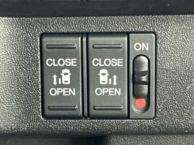 ホンダ ステップワゴン スパーダ クルスピセンシング 三重県 2022(令4)年 1.8万km プレミアムスパークルブラックパール /禁煙車//純正9型メモリーナビ//バックカメラ//WAC//DN席シートヒーター//MTモード付AT//パドルシフト//革巻きステアリング//ステアリングスイッチ//ホンダセンシング//衝突軽減ブレーキ//レーンキープアシスト//レーダークルーズコントロール//両側パワースライドドア//純正ビルトインETC2.0//純正前方ドライブレコーダー//LED//フォグ//ハーフレザーシート//サイドカーテンエアバッグ//車高調