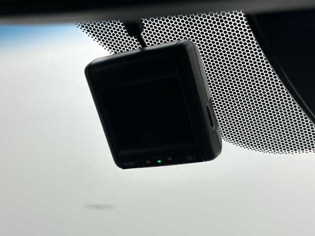 ホンダ ステップワゴン スパーダ クルスピセンシング 三重県 2022(令4)年 1.8万km プレミアムスパークルブラックパール /禁煙車//純正9型メモリーナビ//バックカメラ//WAC//DN席シートヒーター//MTモード付AT//パドルシフト//革巻きステアリング//ステアリングスイッチ//ホンダセンシング//衝突軽減ブレーキ//レーンキープアシスト//レーダークルーズコントロール//両側パワースライドドア//純正ビルトインETC2.0//純正前方ドライブレコーダー//LED//フォグ//ハーフレザーシート//サイドカーテンエアバッグ//車高調