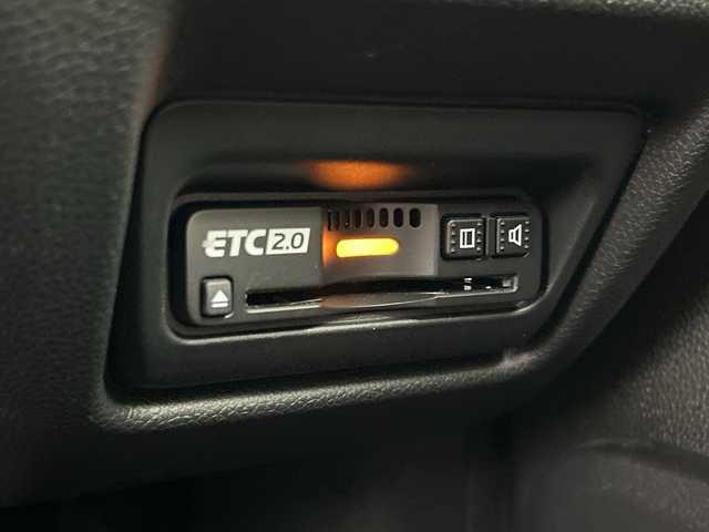 ホンダ ステップワゴン スパーダ クルスピセンシング 三重県 2022(令4)年 1.8万km プレミアムスパークルブラックパール /禁煙車//純正9型メモリーナビ//バックカメラ//WAC//DN席シートヒーター//MTモード付AT//パドルシフト//革巻きステアリング//ステアリングスイッチ//ホンダセンシング//衝突軽減ブレーキ//レーンキープアシスト//レーダークルーズコントロール//両側パワースライドドア//純正ビルトインETC2.0//純正前方ドライブレコーダー//LED//フォグ//ハーフレザーシート//サイドカーテンエアバッグ//車高調