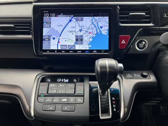 ホンダ ステップワゴン スパーダ クルスピセンシング 三重県 2022(令4)年 1.8万km プレミアムスパークルブラックパール /禁煙車//純正9型メモリーナビ//バックカメラ//WAC//DN席シートヒーター//MTモード付AT//パドルシフト//革巻きステアリング//ステアリングスイッチ//ホンダセンシング//衝突軽減ブレーキ//レーンキープアシスト//レーダークルーズコントロール//両側パワースライドドア//純正ビルトインETC2.0//純正前方ドライブレコーダー//LED//フォグ//ハーフレザーシート//サイドカーテンエアバッグ//車高調