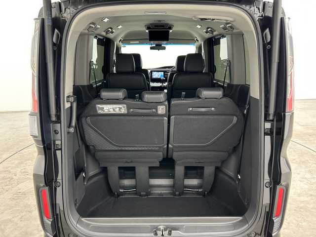 ホンダ ステップワゴン スパーダ クルスピセンシング 三重県 2022(令4)年 1.8万km プレミアムスパークルブラックパール /禁煙車//純正9型メモリーナビ//バックカメラ//WAC//DN席シートヒーター//MTモード付AT//パドルシフト//革巻きステアリング//ステアリングスイッチ//ホンダセンシング//衝突軽減ブレーキ//レーンキープアシスト//レーダークルーズコントロール//両側パワースライドドア//純正ビルトインETC2.0//純正前方ドライブレコーダー//LED//フォグ//ハーフレザーシート//サイドカーテンエアバッグ//車高調