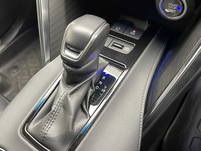 トヨタ ハリアー Z レザーパッケージ 千葉県 2022(令4)年 4.6万km プレシャスブラックパール トヨタセーフティセンス/（プリクラッシュセーフティ　レーンキープアシスト　レーダークルーズコントロール　先行車発進お知らせ　標識認識機能　誤発進抑制機能オートマチックハイビーム）/モデリスタエアロ/純正メモリナビ/（フルセグ/Bluetooth/USB/FM/AM/Miracast）/JBLプレミアムサウンドシステム/全方位カメラ/ステアリングスイッチ/ステアリングヒーター/ビルトインETC2.0/デジタルインナーミラー/ブラインドスポットモニター/レザーシート/シートヒーター（運転席＋助手席）/エアシート（運転席＋助手席）/シートメモリー/スマートキー/LEDヘッドライト/フォグライト/電動格納ミラー/社外フロアマット/社外サイドバイザー/W＋サイド＋カーテンエアバッグ