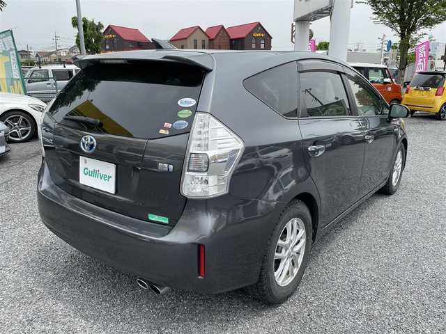 トヨタ プリウス α S チューンブラック 埼玉県 2013(平25)年 4.4万km グレーメタリック 社外ＳＤナビ＆フルセグＴＶ/（ＤＶＤ＆ＣＤ＆ＭＳＶ＆ＢＴ）/バックカメラ/ビルトインＥＴＣ/革巻きステアリング/ステアリングリモコン/社外１６inアルミホイール/オートライト/ＬＥＤライト/フォグランプ/電動格納ミラー/スマートキー/プッシュスタート/Ｗ＆サイド＆カーテンエアバッグ/横滑り防止機能/ＡＢＳ/ドアバイザー/フロアマット/新車保証書/スマートスペアキー有