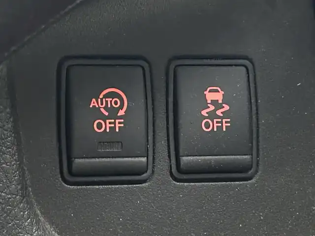 日産 セレナ ハイウェイS S HV Aセーフ 福岡県 2015(平27)年 9.8万km ブリリアントホワイトパール 後席モニター　/純正ナビ　/全方位カメラ　/ＥＴＣ　/クルーズコントロール　/コーナーセンサー　/エマージェンシーブレーキ　/レーンキープ　/アイドリングストップ　/両側電動スライドドア　/純正１６インチアルミホイール