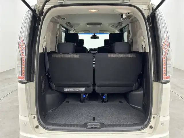 日産 セレナ ハイウェイS S HV Aセーフ 福岡県 2015(平27)年 9.8万km ブリリアントホワイトパール 後席モニター　/純正ナビ　/全方位カメラ　/ＥＴＣ　/クルーズコントロール　/コーナーセンサー　/エマージェンシーブレーキ　/レーンキープ　/アイドリングストップ　/両側電動スライドドア　/純正１６インチアルミホイール