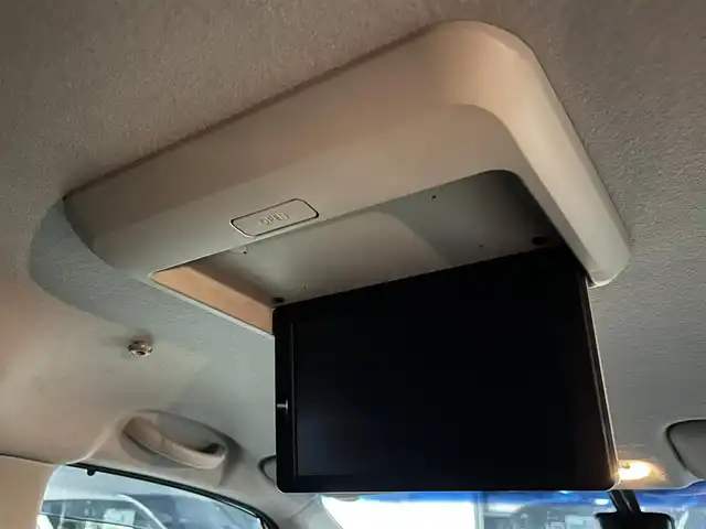 日産 セレナ ハイウェイS S HV Aセーフ 福岡県 2015(平27)年 9.8万km ブリリアントホワイトパール 後席モニター　/純正ナビ　/全方位カメラ　/ＥＴＣ　/クルーズコントロール　/コーナーセンサー　/エマージェンシーブレーキ　/レーンキープ　/アイドリングストップ　/両側電動スライドドア　/純正１６インチアルミホイール