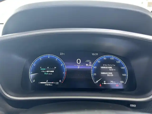 トヨタ カローラ クロス Z 神奈川県 2024(令6)年 1.7万km プラチナホワイトパールマイカ 純正ナビ(Bluetooth/TV/USB)/クルーズコントロール/MTモード付AT/D席パワーシート/前席シートヒーター/ブラインドスポットモニター/バックカメラ/オートブレーキホールド/パワーバックドア/コーナーセンサー/オートライト/オートマチックハイビーム/ETC/ワンオーナー/純正アルミホイール/純正フロアマット/取扱説明書/保証書/プッシュスタート