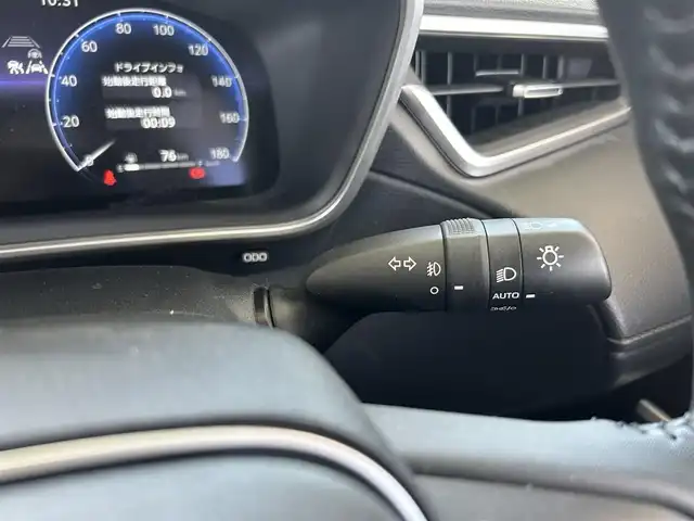 トヨタ カローラ クロス Z 神奈川県 2024(令6)年 1.7万km プラチナホワイトパールマイカ 純正ナビ(Bluetooth/TV/USB)/クルーズコントロール/MTモード付AT/D席パワーシート/前席シートヒーター/ブラインドスポットモニター/バックカメラ/オートブレーキホールド/パワーバックドア/コーナーセンサー/オートライト/オートマチックハイビーム/ETC/ワンオーナー/純正アルミホイール/純正フロアマット/取扱説明書/保証書/プッシュスタート