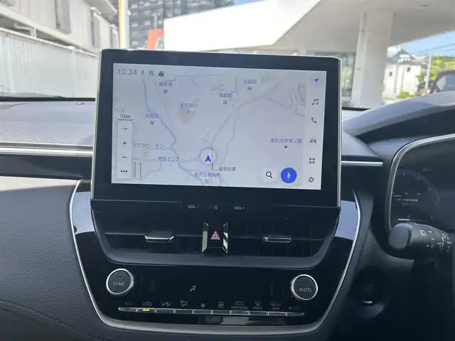 トヨタ カローラ クロス Z 神奈川県 2024(令6)年 1.7万km プラチナホワイトパールマイカ 純正ナビ(Bluetooth/TV/USB)/クルーズコントロール/MTモード付AT/D席パワーシート/前席シートヒーター/ブラインドスポットモニター/バックカメラ/オートブレーキホールド/パワーバックドア/コーナーセンサー/オートライト/オートマチックハイビーム/ETC/ワンオーナー/純正アルミホイール/純正フロアマット/取扱説明書/保証書/プッシュスタート