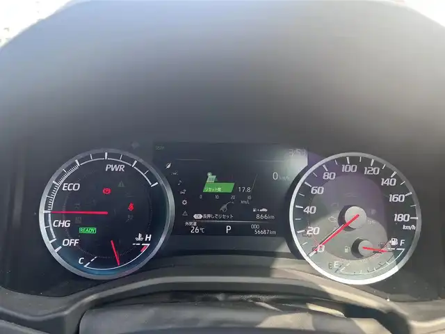 トヨタ クラウン ハイブリッド RS 広島県 2018(平30)年 5.7万km ホワイトパールクリスタルシャイン 　　　　　○走行距離：56685km（入庫時）/保証書＆取説あり/プッシュスタート（スペアキーなし）/純正ナビ/・Bluetooth/・フルセグTV/純正フロアマット/セーフティセンス/ドライブセレクトモード/・SPORT S＋/SPORTS/NORMAL(etc....)/コーナーセンサー/SRSエアバック/・運転席/助手席/サイド/カーテン/ニー/ブラインドスポットモニター/オートライト/オートマチックハイビーム/社外デジタルインナーミラー/ドライブレコーダー/M付きAT（パドルシフト）/パワーシート（運転席/助手席）/シートヒーター（運転席/助手席）/ステアリングヒーター/ドライブモード連動オプティトロンメーター/　　　　　　　　　○タイヤサイズ/・225/45/R18/・純正18インチ5本スポークアルミホイール