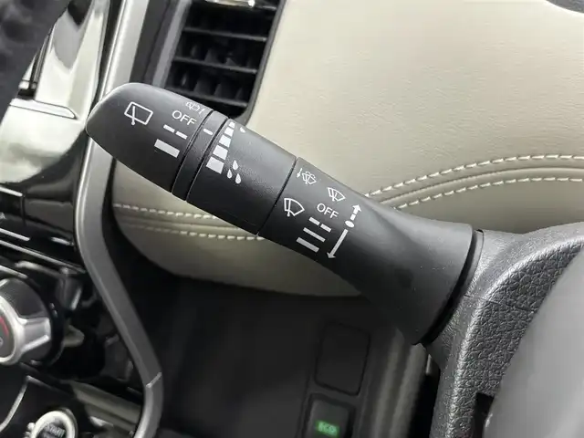 日産 セレナ ハイウェイスター V 埼玉県 2021(令3)年 5.6万km アズライトブルー 純正ナビ/ドライブレコーダー/プロパイロット/全方位カメラ/デジタルインナーミラー/ブラインドスポットモニター/両側パワースライドドア/フルセグTV/純正アルミホイール/フロアマット/USBポート/パワーステアリング/パワーウィンドウ/ETC