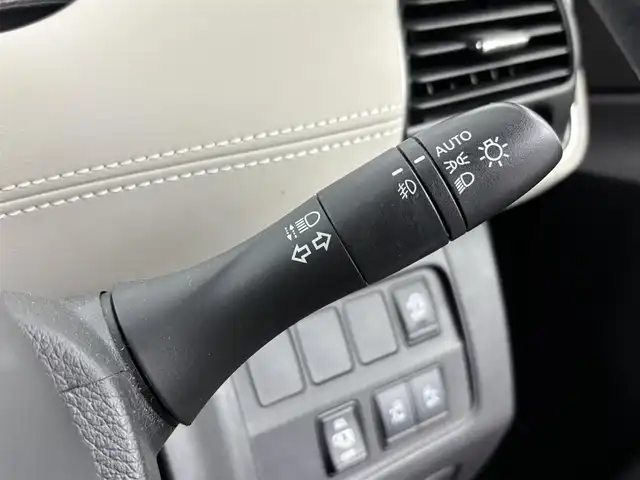 日産 セレナ ハイウェイスター V 埼玉県 2021(令3)年 5.6万km アズライトブルー 純正ナビ/ドライブレコーダー/プロパイロット/全方位カメラ/デジタルインナーミラー/ブラインドスポットモニター/両側パワースライドドア/フルセグTV/純正アルミホイール/フロアマット/USBポート/パワーステアリング/パワーウィンドウ/ETC