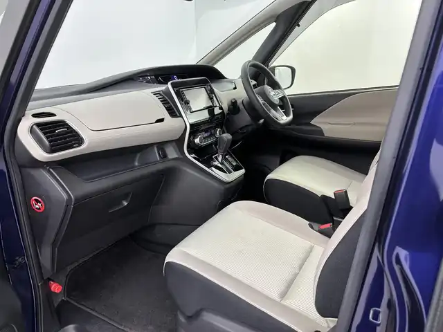 日産 セレナ ハイウェイスター V 埼玉県 2021(令3)年 5.6万km アズライトブルー 純正ナビ/ドライブレコーダー/プロパイロット/全方位カメラ/デジタルインナーミラー/ブラインドスポットモニター/両側パワースライドドア/フルセグTV/純正アルミホイール/フロアマット/USBポート/パワーステアリング/パワーウィンドウ/ETC